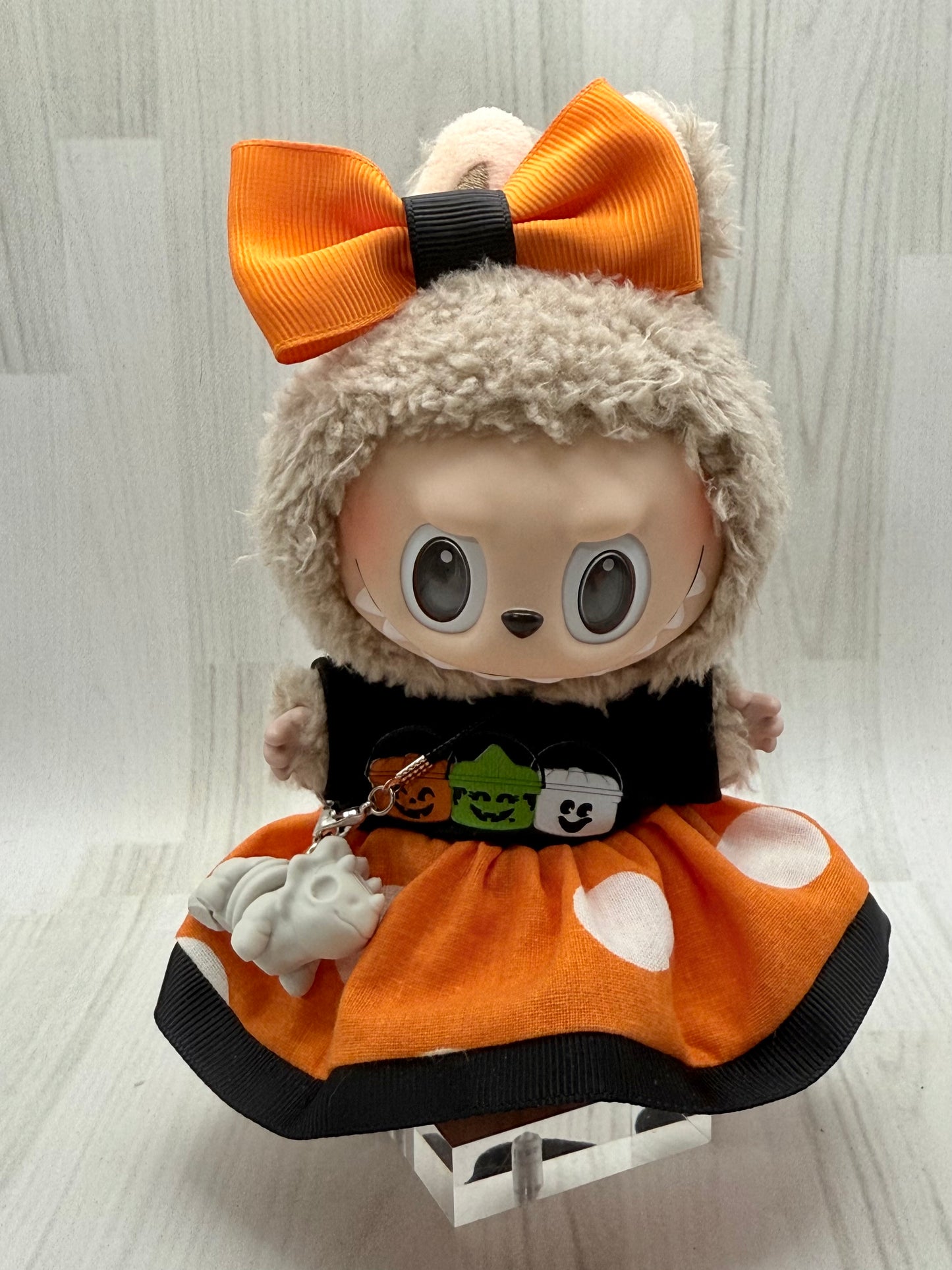 Spooky-Cute Halloween Outfit