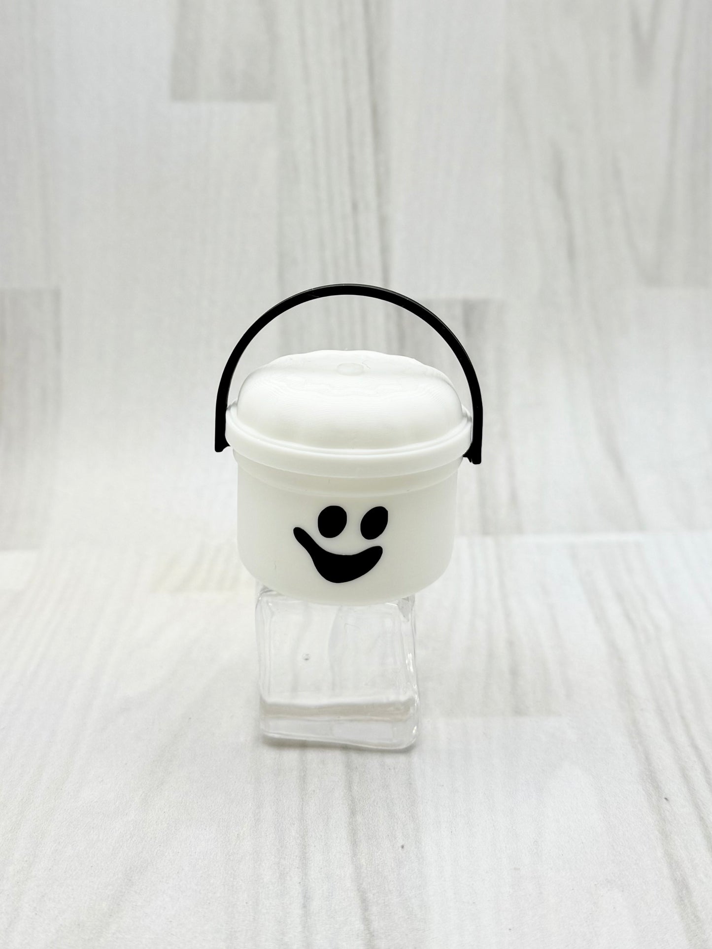 Boo-tiful Mini Halloween Buckets